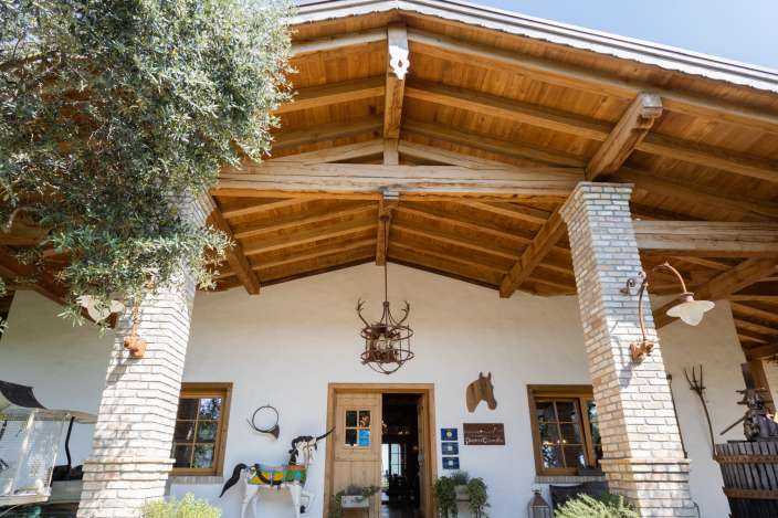 Tecnowood Brescia, copertura in legno e porticato in legno Pietracavalla